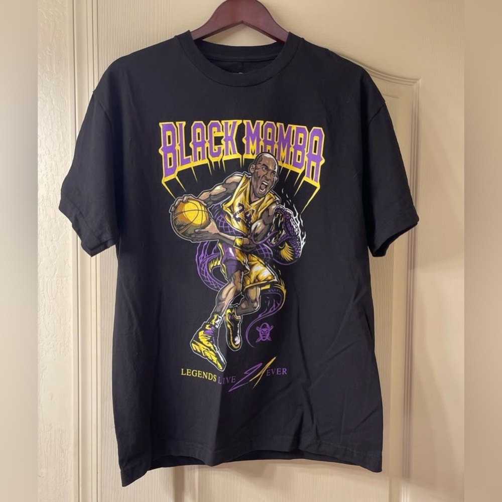 Black Mamba T-shirt Kobe Bryant Legends Live Forever Tee